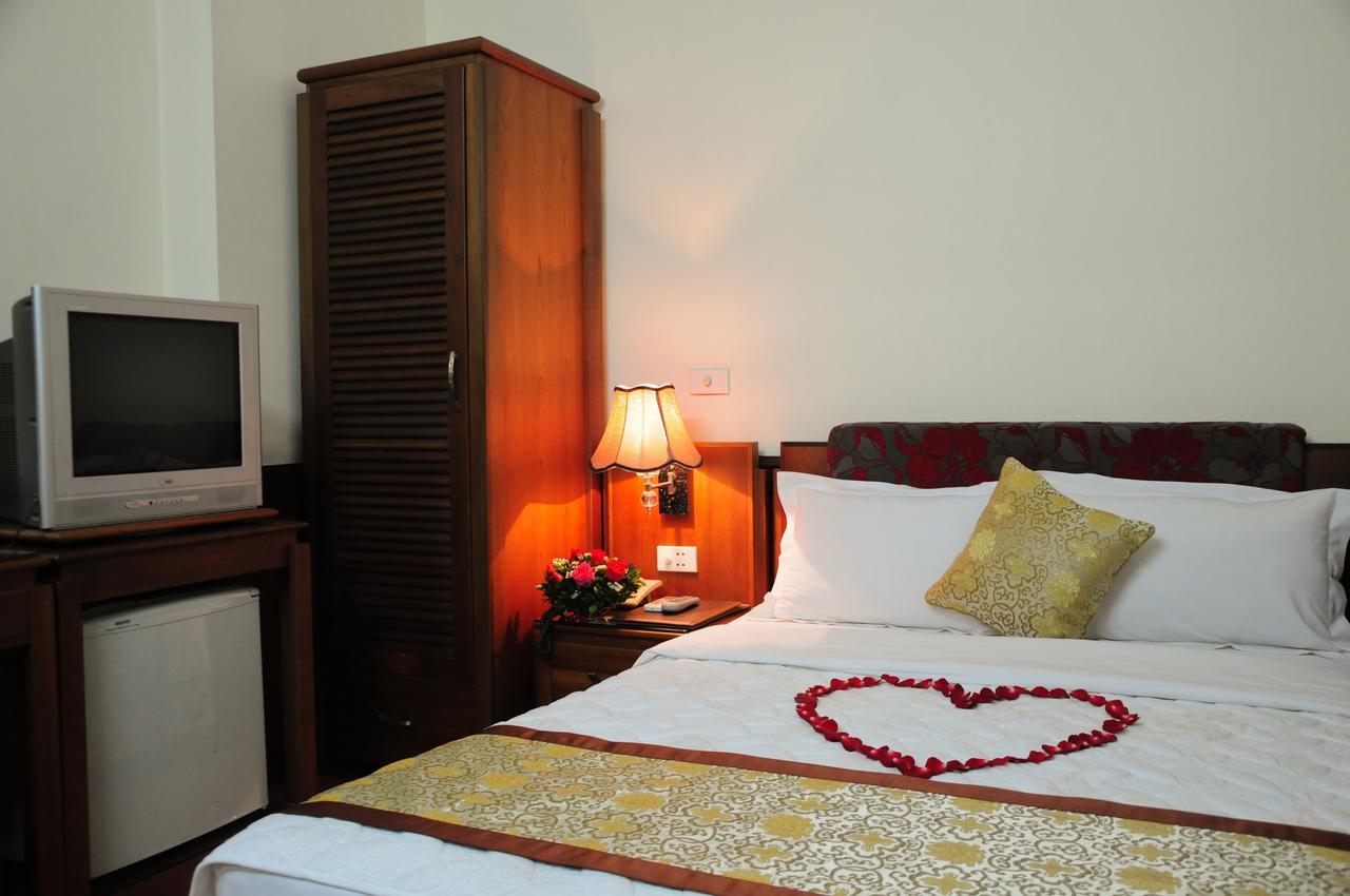Thai Ha Hotel Hanoi Buitenkant foto